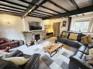 Lounge- click for photo gallery